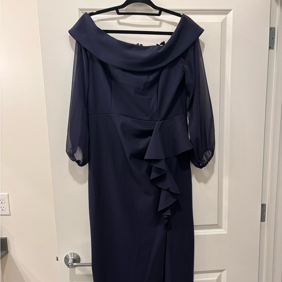 Elegant Navy Off-Shoulder Dress - Picture 1 of 2